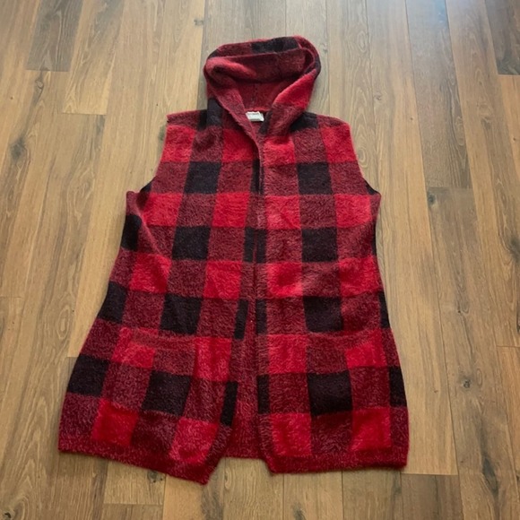 Anthro Buffalo Check Red/Black Open Front Cozy Vest Size Medium - Picture 2 of 5